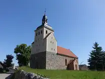 Hassleben, evangelische Kirche, Saalkirche aus dem 13. Jahrhundert, Vorhalle erbaut 1887 (26.05.2026)