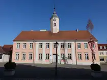Zehdenick, Rathaus in der Marktstra�e, erbaut von 1801 bis 1803 (26.05.2026)