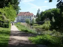 Neustrelitz, Geb�ude am Schwanenteich (27.05.2026)