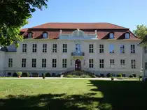 Wustrau-Altfriesack, Zietenschloss, erbaut von 1747 bis 1750, heute Tagungsst�tte der Deutschen Richterakademie (29.05.2026)