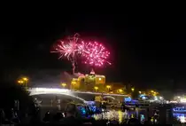 Fulminantes Feuerwerk �ber der Burg Giebichenstein, mit vielen weiteren Lichtern und unz�hligen staunenden Gesichtern an der Saale, beim 88. Laternenfest in Halle.
Mit 200.000 Besuchern verzeichnete das Fest im vergangenen Jahr einen Besucherrekord.

🕓 30.8.2025 | 22:05 Uhr