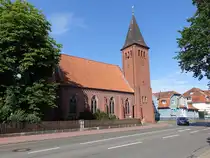 L�chow, kath. St. Agnes Kirche, Backsteinkirche erbaut von 1913 bis 1914 (20.06.2026)