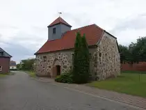 Wistedt, evangelische Kirche, Feldsteinbau aus dem 15. Jahrhundert (20.06.2026)