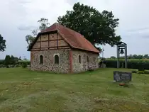 Vietzer Kapelle, schlichter Saalbau erbaut um 1100 (21.06.2026)