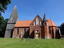 Parum, evangelische Kirche, gotische Backsteinkirche von 1450 (21.06.2026)