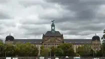 Das Geb�ude der Bezirksregierung D�sseldorf wurde von 1907 bis 1911 im Neobarocken Stil errichtet. (D�sseldorf, September 2026)