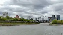 Im Bild der D�sseldorfer Medienhafen, so gesehen Anfang September 2026 vom Deck eines Fahrgastschiffes.
