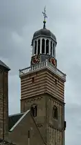 Im Bild der Turm der Kirche St. Nikolai, welche im fr�hen 12. Jahrhundert als romanisch-basilikanische Kirche errichtet und im 15. Jahrhundert im gotischen Stil umgestaltet wurde. (Utrecht, September 2026)