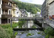 Bad Wildbad, das Enzwehr im Stadtgebiet an der K�nig-Wilhelm-Stra�e. Sept.2026