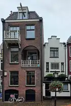 Zwei historische H�user am Buurkerzhof in Utrecht. (September 2026)
