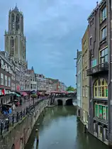 Der Vismarkt entlang der Oudegracht gilt als der �lteste Markt von Utrecht. (September 2026)

