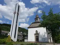 Silbach, Pfarrkirche St. Luzia und Willibrord, erbaut 1809, Kirchturm und moderner Anbau erbaut 1964 (25.06.2026)