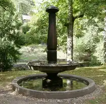 Bad Wildbad, der R�mische Brunnen im Kurpark, Sept.2026