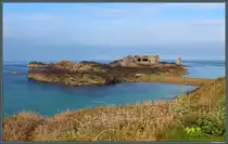 Im Norden von Alderney liegt das Fort Les Hommeaux Florains. Es wurde 1859 errichtet und ist heute nur noch in Teilen erhalten. (02.05.2026)