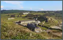 Blick von Fort Albert auf das Arsenal und die Mt. Hayle Battery, die Teil der umfangreichen Befestigungsanlagen Alderneys waren. (02.05.2026)