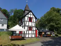 Lindenhof, evangelische Kirche, erbaut 1992 aus einer alten Hochscheune (26.06.2026)