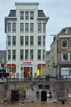 Dieses vom Wiener Jugendstil inspirierte Geb�ude im Zentrum von Utrecht stammt aus dem Jahr 1915. (September 2026) 