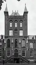 Das zwischen 1873 und 1874 im neugotischen Stil errichtete Hieronymus Haus diente urspr�nglich als Waisen- und Altersheim f�r die r�misch-katholische Pfarrei und ist heute ein denkmalgesch�tztes Geb�ude in Utrecht. (September 2026) 