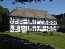 Raumland, historisches Pfarrhaus, erbaut im 18. Jahrhundert durch den Zimmermeister Johannes Mannus Riedesel (26.06.2026)