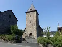 Ballersbach, evangelische St. Antonius Kirche, erbaut im 13. Jahrhundert, erweitert von 1912 bis 1916 (26.06.2026)