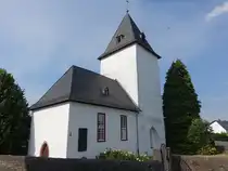 Daubhausen, barocke Hugenottenkirche, Chorturm 13. Jahrhundert, Langhaus erbaut 1710 (26.06.2026)