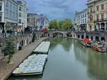 Blick auf den Alten Kanal (Oudegracht) in Utrecht, im Hintergrund die Besenbr�cke (Bezembrug). (September 2026)