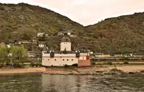 Am 20.09.2026 f�hrte der Rhein extremes Niedrigwasser, so dass die Pfalz bei Kaub nicht mehr vom Wasser des Rheins umsp�lt wurde. Sie stand wie eine Burg auf einer Insel.
