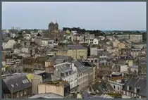 Blick auf die Unterstadt von Granville mit der 1894 fertiggestellten Kirche Saint-Paul de Granville im Zentrum. (05.05.2026)