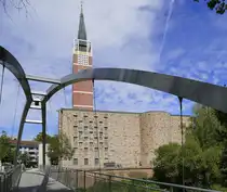 Pforzheim, der Wachtelsteg �ber die Enz, dahinter die evangelische Stadtkirche, Sept.2026
