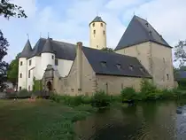 Rittersdorf, Wasserburg, Bergfried von 1290, Wohngeb�ude mit zwei Rundt�rmen von 1550 (18.07.2026)