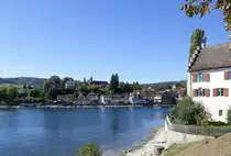 Stein am Rhein, Blick �ber den Rhein auf den Stadtteil  vor der Brugg , rechts ein Teil vom Kloster St.Georgen, Sept.2026