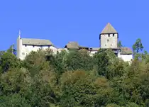 Stein am Rhein, Teleblick zur gut erhaltenen mittelalterlichen Burg Hohenklingen, hoch �ber der Stadt, mit Restaurant und Museum, Sept.2026 
