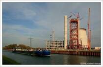 Neubau Kraftwerk Datteln 4 - Referenzkraftwerk Nordrhein-Westfalen. Direkt am Dortmund-Ems-Kanal baut E.ON zur Zeit ein neues Steinkohle-Kraftwerk. Detailinfos: http://www.eon-kraftwerke.com/pages/ekw_de/Innovation/Neubau/Neubauprojekte/_Steinkohlekraftwerk_Datteln/index.htm