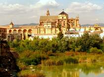 C�RDOBA (Provincia de C�rdoba), 29.09.2005, Blick �ber den Rio Guadalquivir auf die Mezquita