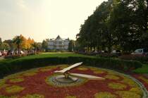 Blick �ber die Parkanlage zum Wasserbahnhof M�lheim, Heimat der  Wei�en Flotte 