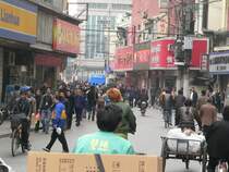 Verkehr in Shanghai. April 2006