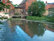 Laucha - Das Wehr mit der alten M�hle - Aufnahme vom 22.06.2003