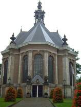 Nieuwe Kerk
Nachdem die Grote Kerk nicht mehr ausreichend Platz bot, wurde 1649 mit dem Bau der Nieuwe Kerk in Den Haag begonnen.