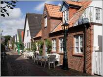 Typischer Straenzug in Wyk auf Fhr. 28.08.2006