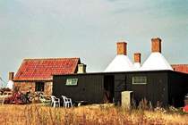 Auch auf Frederiks� fehlt nicht die typische Fischr�ucherbude (Aug. 1997)