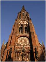 Der Turm der Brgermeister-Smidt-Gedchtniskirche in Bremerhaven in den warmen Farben der Abendsonne. Aufnahmedatum: 10.12. 2006