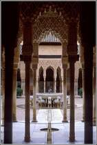 Der Lwenhof im Lwenpalast der Alhambra von Granada. Scan eines Dias aus dem Frhjahr 2000.