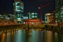 Medienhafen in D�sseldorf bei Nacht. Hafenbecken 1.