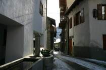 In den Gassen der Altstadt von Courmayeur; 27.11.2005