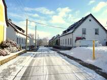Laucha an der Unstrut - Blick von der Nebraer Strae in die Gustav-Blthgen-Strae - Foto vom 12.02.2009 
