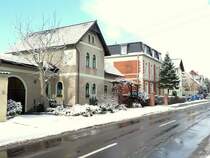 Laucha an der Unstrut - H�user in der Nebraer Stra�e - Stadt ausw�rts links - Foto vom 12.02.2009 
