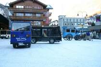 Da Zermatt eine autofreie Stadt ist, erfolgt der Transport von G�tern und Touristen vom Bahnhof zu den Hotels und Gesch�ften mit Elektrofahrzeugen.