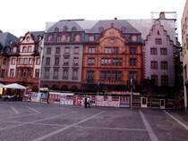 Auf Gerstnetzen aufgemalte Huserfassaden; 080902