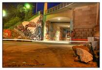 Das Foto wurde am 25.02.09 unterhalb des Hochkreise in Kastel aufgenommen, und zeigt die Theodor Heussbrcke von Kastel mit seinen schnen Graffiti Eindrcken