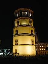 Der Turm auf dem Burgplatz in Dsseldorf am Abend des 08.03.2004.